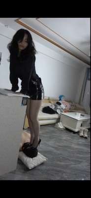 【璐璐】12公分红底高跟踩狗头 YC-250413-6