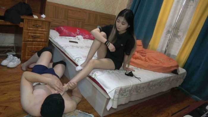 【小文S】精神小妹臭袜子除臭，舔脚保养 YC-250502-7