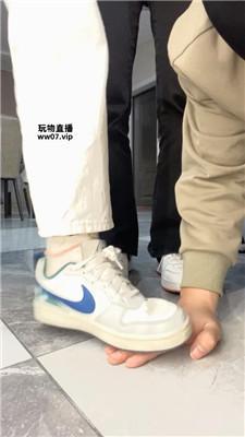 【深情】双素人学生主-暴力踢踹虐打 bf53289