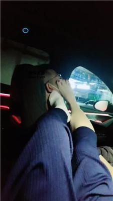 【淮柔】白袜脚挑逗司机狗 JS250521-32