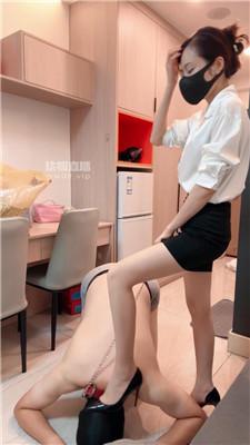 【多多】脚插嘴-高跟碾压踩踏 bf55383