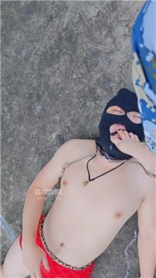 【樱樱】军训女神阳台遛狗 JS251008-5