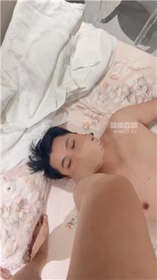 【情侣】臭脚丫恋足狂舔 JS251009-27