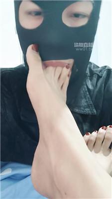 【小鱼大大】近距离恋足狂舔【完整版】  JS251016-34