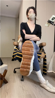 【170精灵S姐】瑜伽裤白袜裸足    251028-25