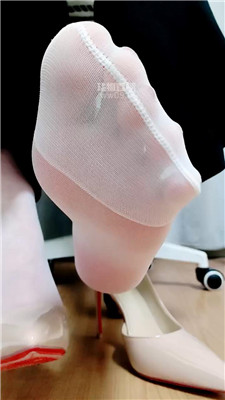 【拽拽】白丝红底炸干    251208-36